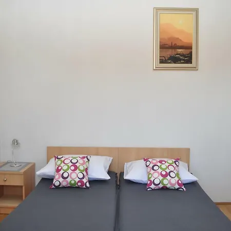 Veselko Apartment *