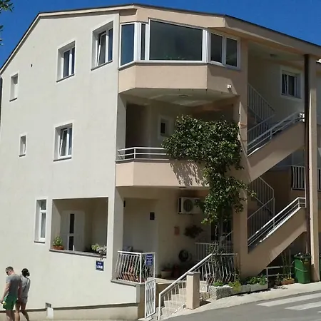 Veselko Апартаменты *