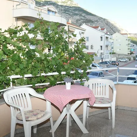 Veselko Apartment *