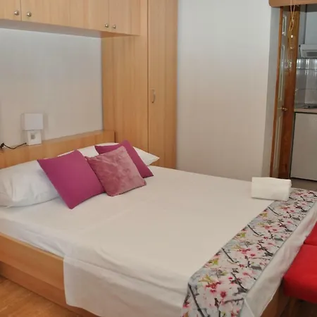 Veselko Apartment *