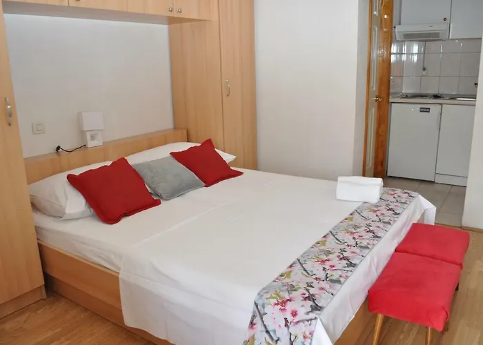 Veselko * Макарска